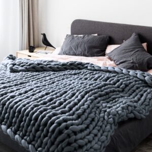 Chunky Knit Merino Wool Blanket: Soft Arm Knitted Throw